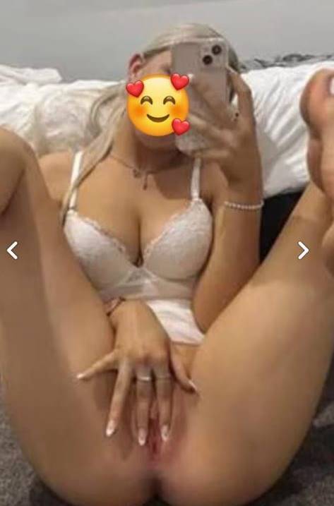 İstanbul Escort Yasemin Zevk Suyunun Akıttığı Şelale Gibi Boşaltıyor